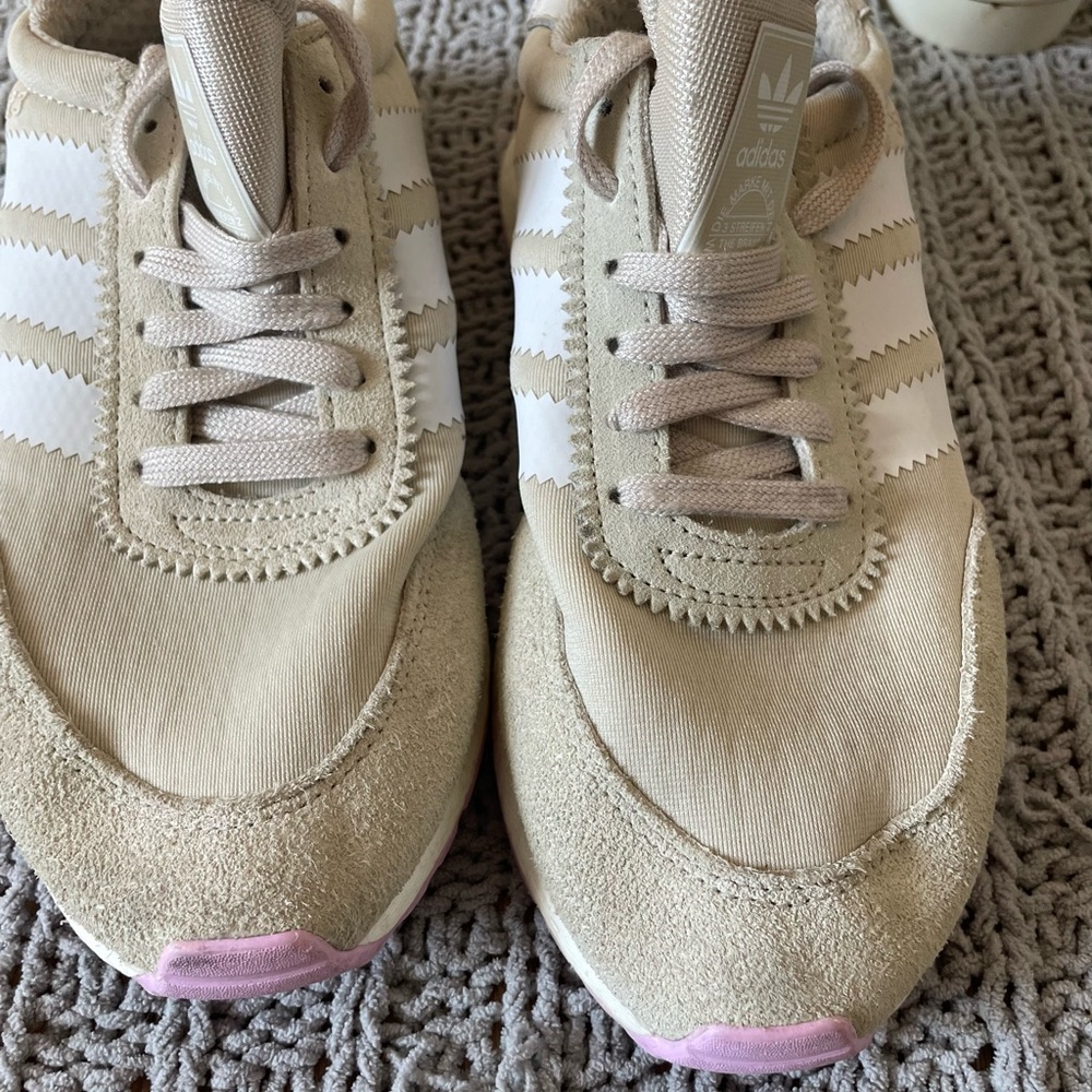 Kids Adidas original size 5 1/2